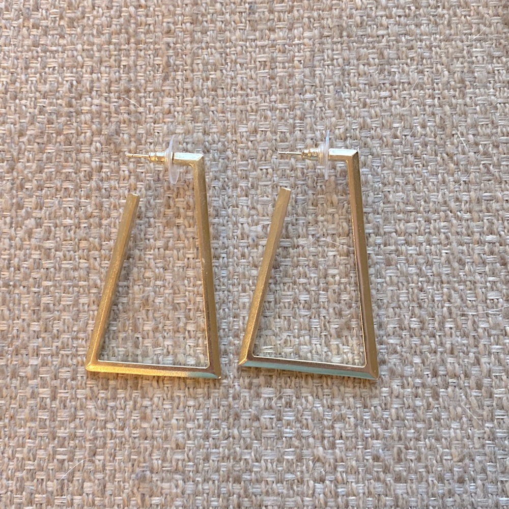 Kendra Scott earrings